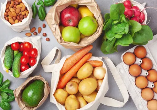 چگونه نعناع خشک را به طور یکنواخت در دوغ حل کنیم؟