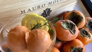 عصرونه: کی گفته تو هوای پاییزی بستنی نمی‌چسبه؟ این بستنی خرمالو ثابت می‌کنه اشتباه می‌کنید!