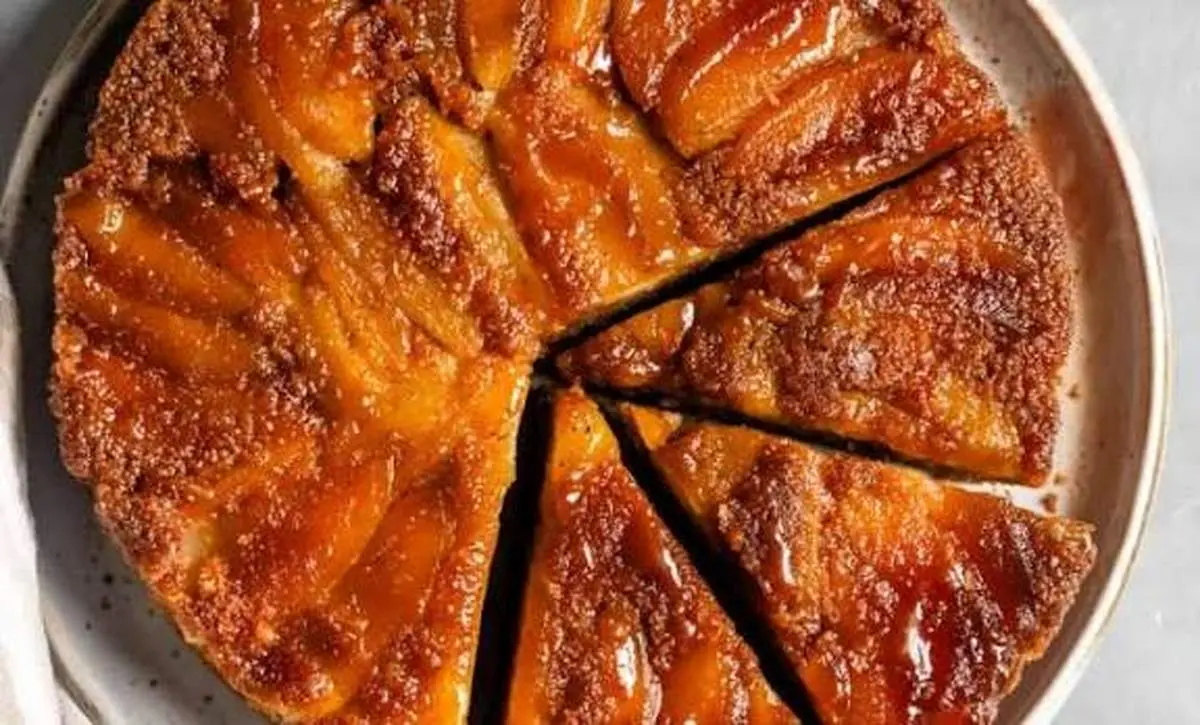 روش تهیه کیک سیب بدون کره مخصوص شب یلدا