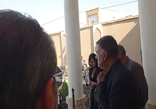 بازدید فرزندان خواجه امیری از خانه پدری وایرال شد + فیلم