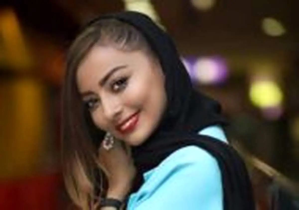 عکس های عجیب نفیسه روشن با ربات!