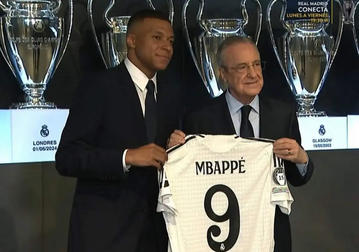 امباپه و همسرش در استخر