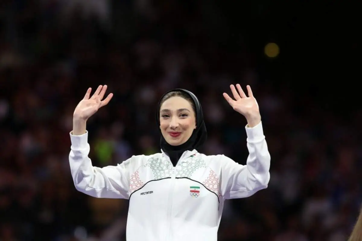 حضور پدر مبینا نعمتزاده در پیادهروی اربعین+ عکس