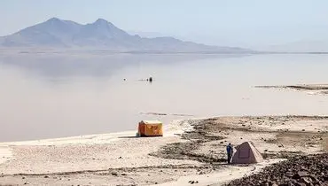 آغاز عواقب ترسناک خشک شدن دریاچه ارومیه در کشور / چرا ابرها در آذربایجان محو می شوند؟+ فیلم
