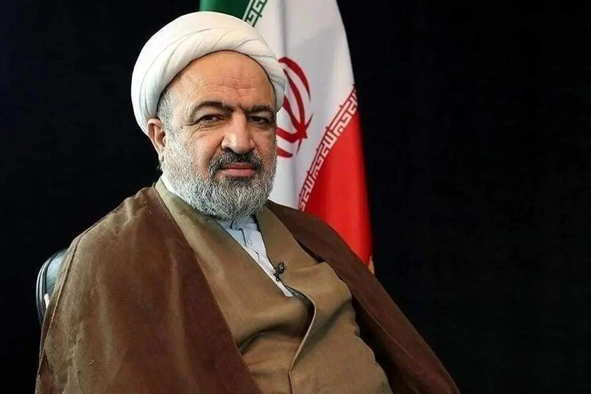حمله تند رسایی به ظریف: او فقط انگلیسی خوب حرف میزند!