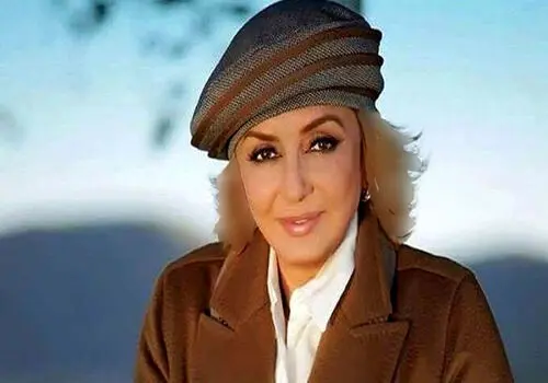 عکس/ گوگوش با لباس خلبانی در دهه ۵۰