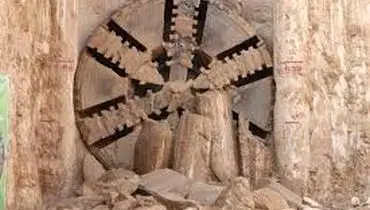 کشف تونل مرموز در دل یک خندق ماقبل تاریخی + عکس
