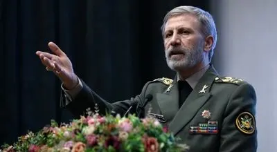 فرمانده کل ارتش: دست در دست سپاه از تمامیت ارضی ایران دفاع می‌کنیم