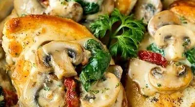 دستور پخت مرغ خامه‌ای توسکانی؛ طعمی لوکس و دلنشین

