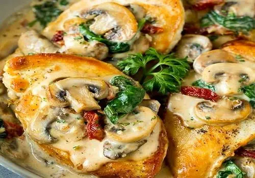 دستور پخت مرغ خامه‌ای توسکانی؛ طعمی لوکس و دلنشین

