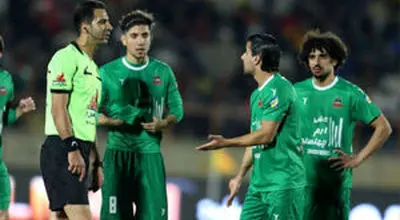 حمله به ماشین داور بازی شمس‌آذر - پرسپولیس + فیلم
