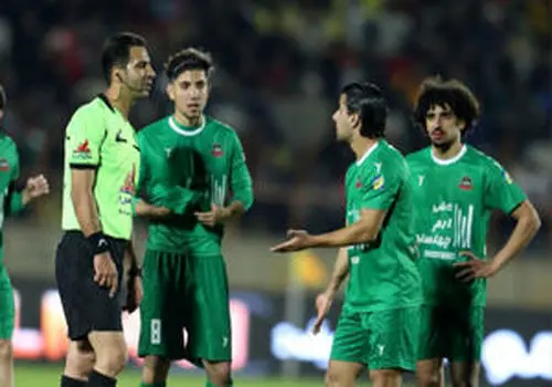 حمله به ماشین داور بازی شمس‌آذر - پرسپولیس + فیلم
