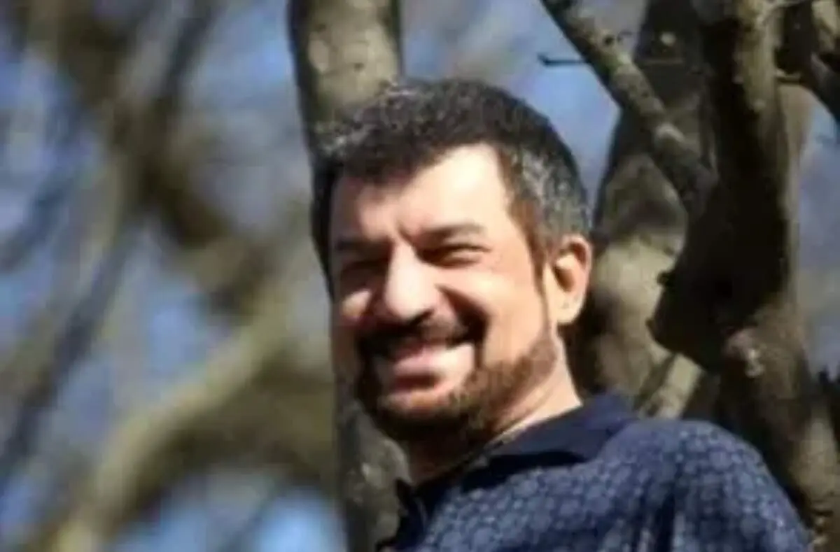 قاب بامزه محمود شهریاری در کنار نوه تازه‌متولدش