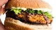 شام امشب با من: طرز تهیه برگر خوشمزه عدس با نان خانگی!