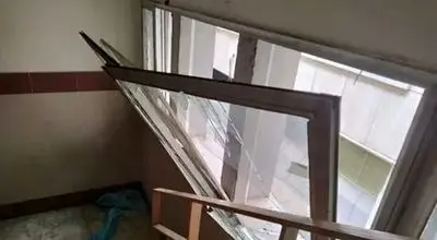 وزارت بهداشت از تخلیه ۷ بیمارستان آسیب‌دیده  خبر داد