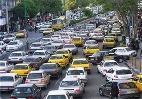 ترافیک سنگین در خیابان‌ها و بزرگراه‌های تهران