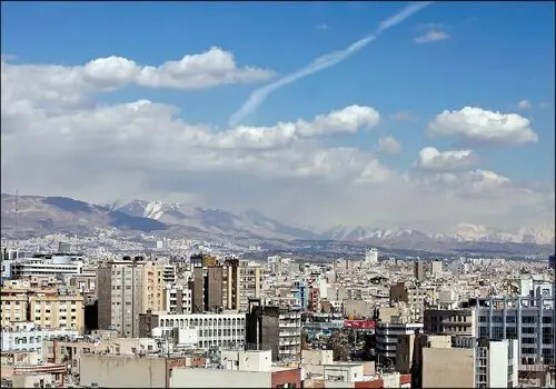 باد شدید و گرد و خاک در راه تهران