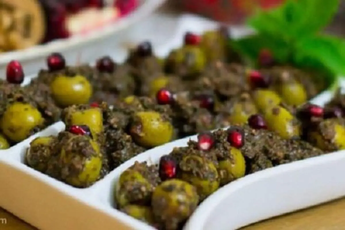 چرا زیتون پرورده باید در رژیم غذایی زنان باشد؟ بررسی ۸ خاصیت مهم
