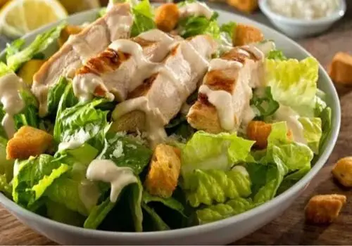 طرز تهیه سالاد سزار ایتالیایی با سس مخصوص

