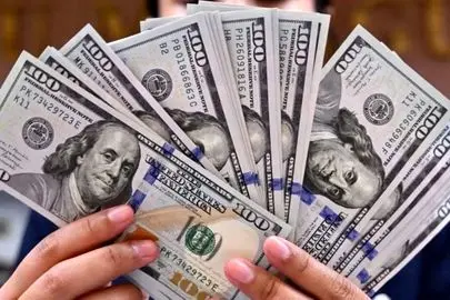 نوسان نرخ دلار و یورو در بازار ارز امروز ۱۲ دی

