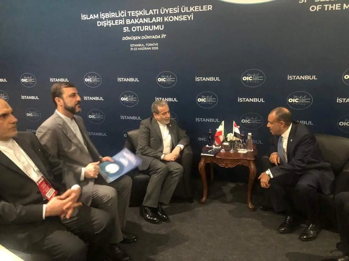 دیدار عراقچی با همتای مصری اش در استانبول