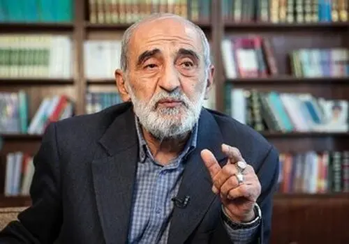 حسین شریعتمداری: انتخاب فرزند شهید آیت الله خامنه ای برای رهبری انقلاب، از سوی امام زمان صورت گرفته