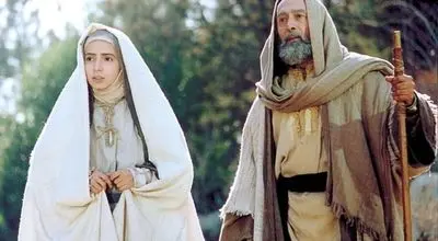 استوری‌های کریسمسی مریم مقدس در لوکیشن‌های آن‌چنانی!