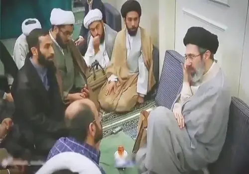 برای اولین بار؛ انتشار تصاویری از رهبر جدید انقلاب/ویدیو 