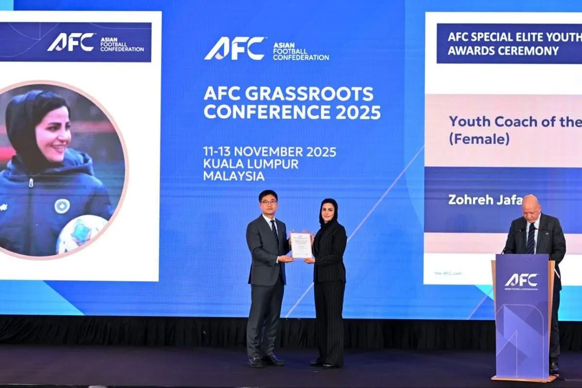 این زن ایرانی بهترین مربی زن جوان سال ۲۰۲۵ فوتبال آسیا شد