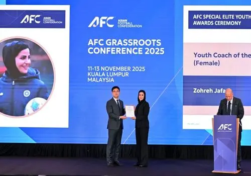 این زن ایرانی بهترین مربی زن جوان سال ۲۰۲۵ فوتبال آسیا شد