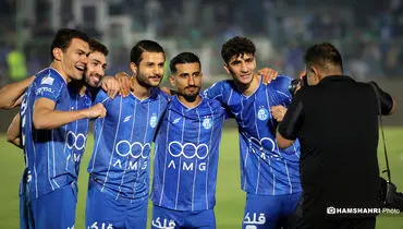 دسته دومی‌ها برای استقلال کری می‌خوانند!