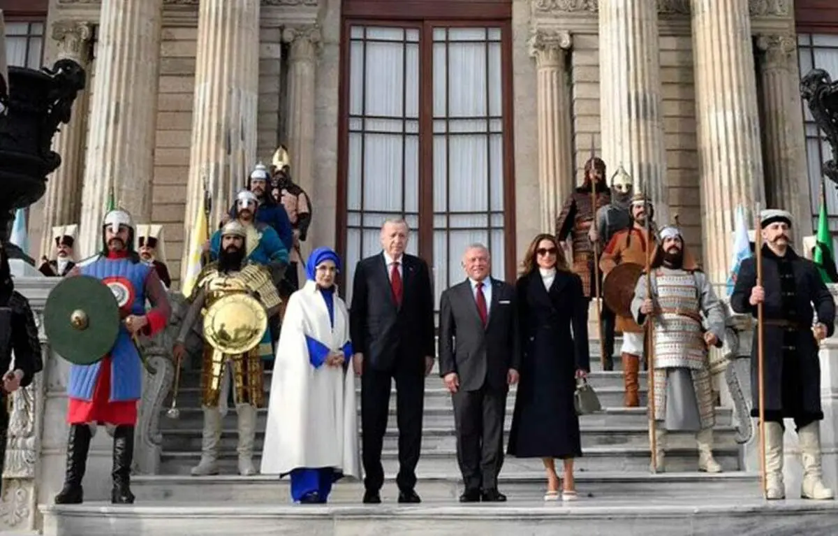 مراسم استقبال همسر اردوغان از ملکه اردن + عکس