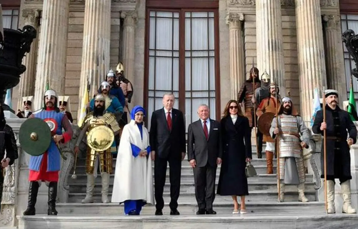 مراسم استقبال همسر اردوغان از ملکه اردن + عکس