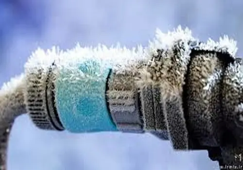 یخ زدن یک هواپیما در فرودگاه تورنتو کانادا +فیلم