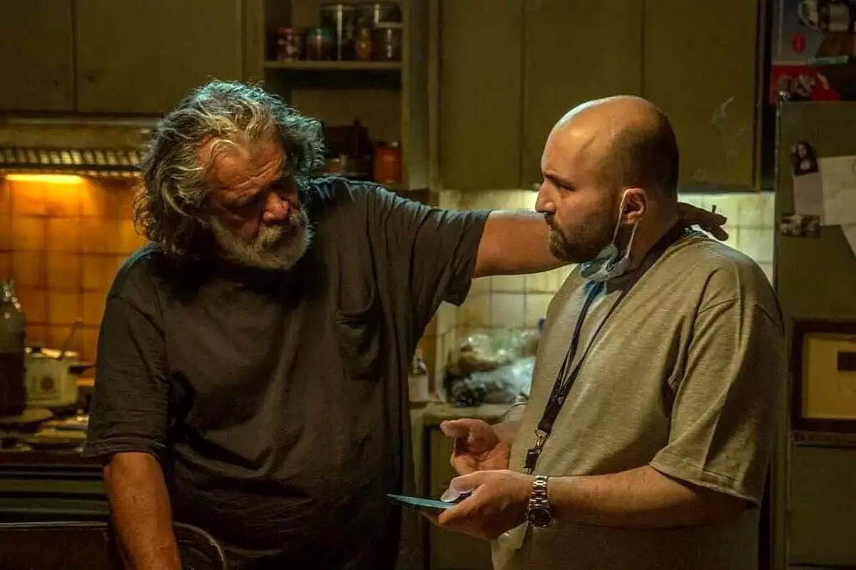 بمب پیر پسر در اکران انلاین ترکید