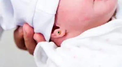 بهترین زمان سوراخ کردن گوش نوزاد کی است؟