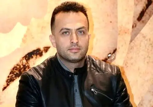 مصطفی زمانی تاج گل‌های مزار همایون ارشادی را پرپر کرد/ویدیو 