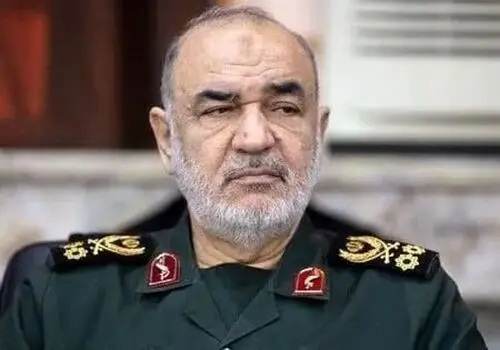 سردار سلامی: زمین، آسمان و دریا را بر دشمنان خواهیم بست