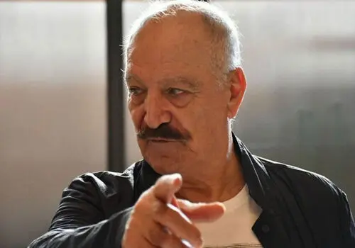 شرایط زندگی تلخ و دردناک این روزهای رضا رویگری بازیگر+فیلم