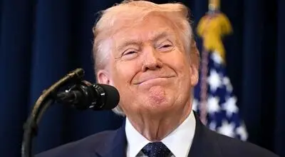 ترامپ: تنگه هرمز تا جمعه کاملاً باز می‌شود