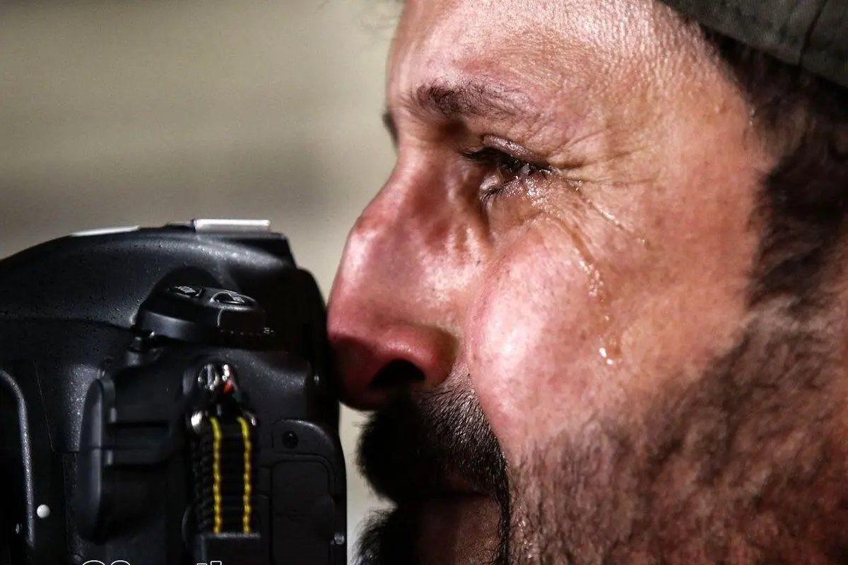 اشک های دردناک عکاس عراقی پس از حذف تیم ملی کشورش+ عکس