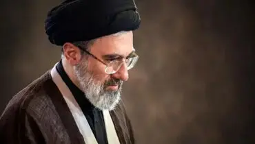 جزئیات تازه از حضور آیت‌الله سیدمجتبی خامنه‌ای در مراسم تدفین پدرشان + فیلم