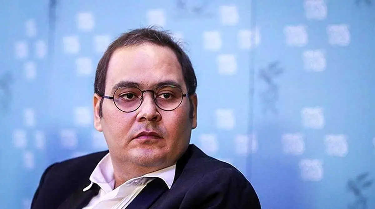اولین فیلم از محل دفن رضا داوود نژاد؛ بیتابی شدید خواهر رضا داوود نژاد در بهشت زهرا