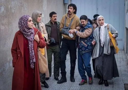ستارگان سینما در شب اکران خصوصی «عاشق پاییز» درخشیدند؛ از حضور تهمینه میلانی تا هومن حاجی‌عبدالهی!