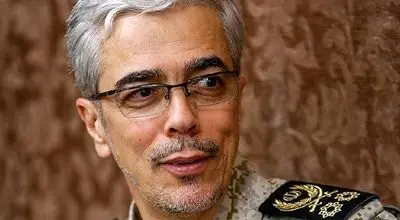 عکسی از سردار باقری در کنار برادرش در ایام جنگ