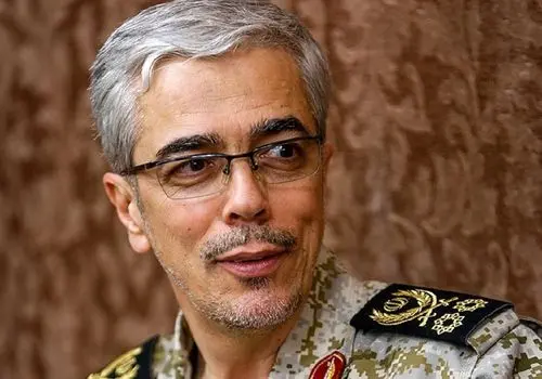 عکسی از سردار باقری در کنار برادرش در ایام جنگ