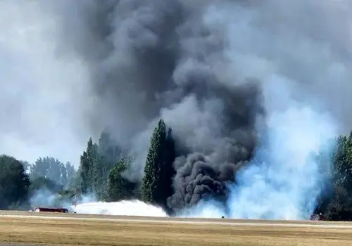 سقوط هواپیمای باری در آمریکا با ۱۸ کشته و زخمی 