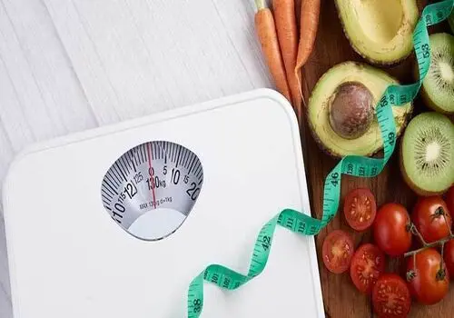 با رژیم و ورزش در ماه چند کیلو کم می‌کنیم؟