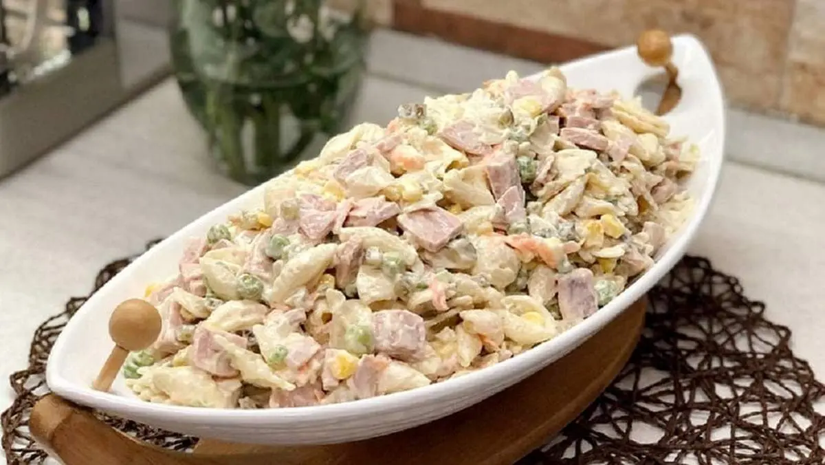 طرز تهیه سالاد ماکارونی با کالباس 